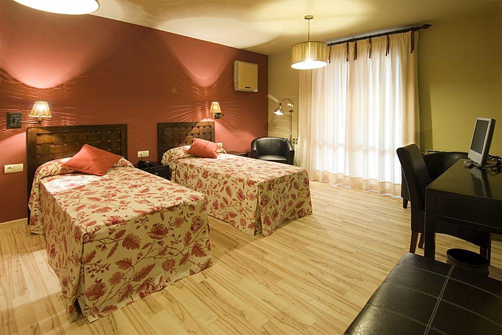 Hotel H Con Encanto Binéfar Dış mekan fotoğraf